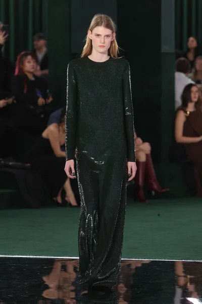 Look 60